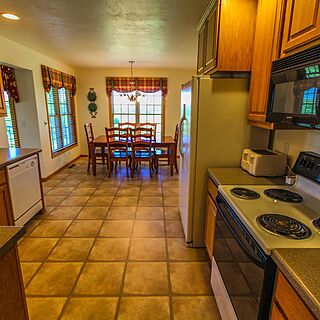 Meadow Ridge Resort — Kitchen
