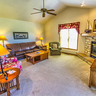 Meadow Ridge Resort — Living Area