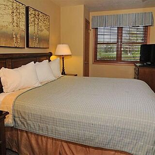 Newport Resort — Bedroom