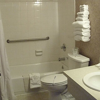 Rockaway Beach Resort — Bathroom
