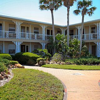 Camelot by the Sea — Exterior