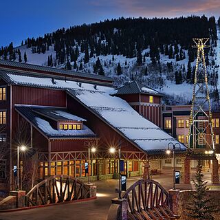 Marriott's Summit Watch — Resort and Surrounding Shops