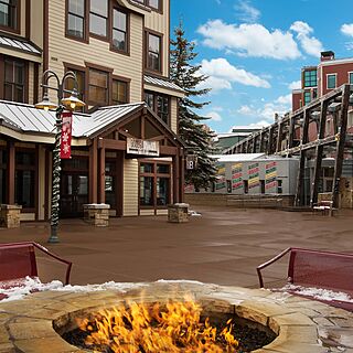 Marriott's Summit Watch — Outdoor Firepit Area