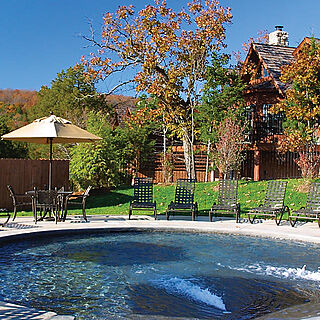 Big Cedar Wilderness Club &mdash; Hot Tub With Loungers and Umbrellas