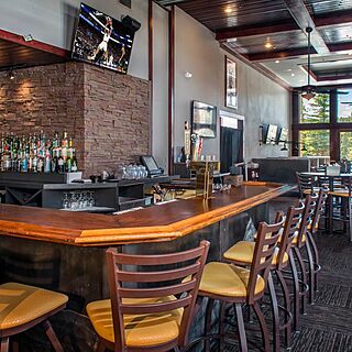 Grand Timber Lodge — Bar