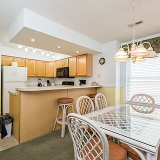 A Place at the Beach - Windy Hill &mdash; Dining Area