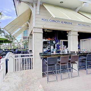 Hilton Vacation Club Ocean Beach Club Virginia Beach — Pool Bar