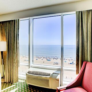 Hilton Vacation Club Ocean Beach Club Virginia Beach — Sample living area in one- and two-bedroom suites