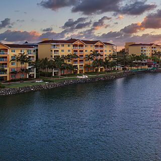 Marriott's Villas at Doral — Exterior