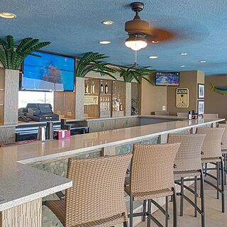 Beach Quarters Resort — Pool Bar