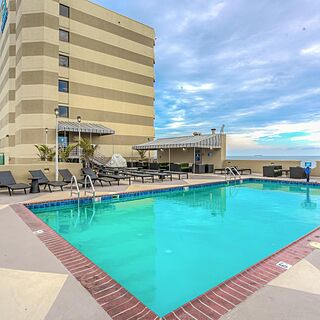 Beach Quarters Resort — Pool