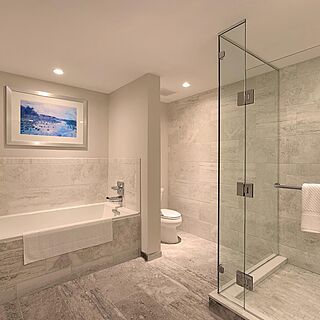 Ocean Oak Resort by Hilton Grand Vacations — Sample Bathroom