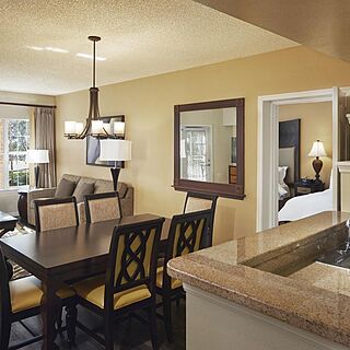 Hilton Grand Vacations at SeaWorld — Dining Area
