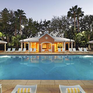 Hilton Grand Vacations at SeaWorld — Pool