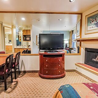 Hilton Vacation Club Tahoe Seasons Lake Tahoe &mdash; Sample unit living area