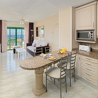 Regency Heights at Neptuno