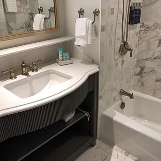Disney's Riviera Resort — Sample unit bathroom