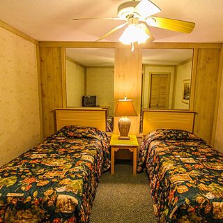 Smoketree Lodge — Bedroom