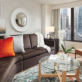 Hilton Grand Vacations Chicago Downtown Magnificent Mile — Living Area