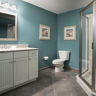 Bluewater Resort & Marina — Sample Bathroom