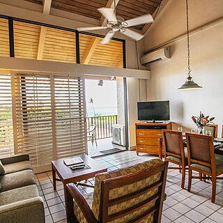 Maui Schooner &mdash; Living Area