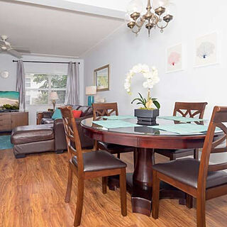 Plantation Village Beach Resort — Dining Area