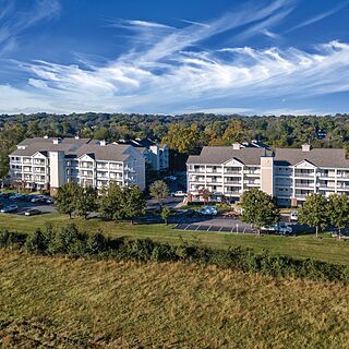 Club Wyndham Nashville — Resort Exterior And Parking