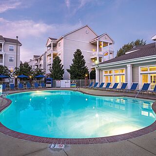 Club Wyndham Nashville — Accessible Pool With Basketball Hoop