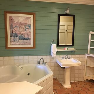 Disney's Old Key West Resort — Master bathroom in 2 bedroom unit