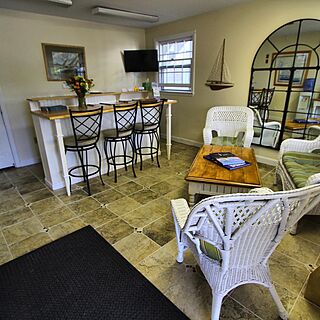 Island Manor Resort — Lobby