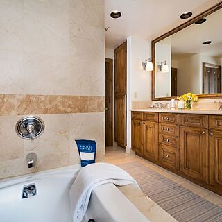 Vail Mountain Lodge — Bathroom
