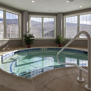 Riverwalk Resort at Loon Mountain — Hot Tub