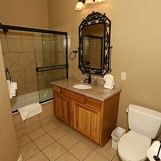 Royal Aloha Vacation Club at Eagles Nest Resort at Indian Point — Bathroom