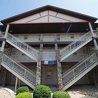 Branson Yacht Club &mdash; Exterior