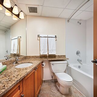 WorldMark Cascade Lodge — Bathroom