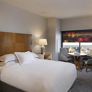 Hilton Grand Vacations on the Boulevard — Bedroom