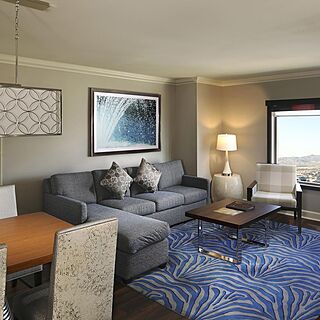 Hilton Grand Vacations on the Boulevard — Living Area