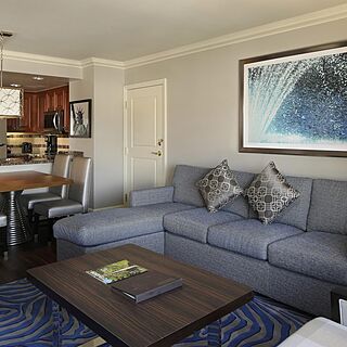 Hilton Grand Vacations on the Boulevard — Living Area
