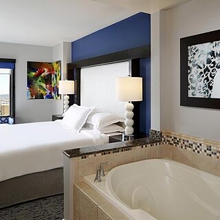 Hilton Grand Vacations on the Boulevard — Bedroom