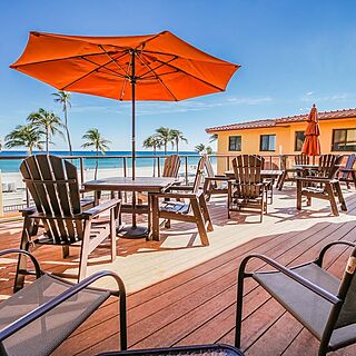 Hollywood Sands Resort &mdash; Sundeck