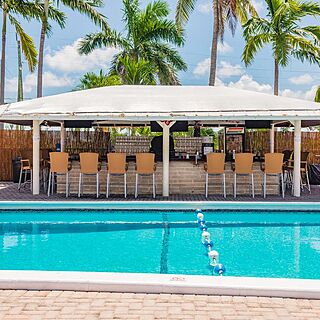 Skipjack Resort Suites & Marina — Pool