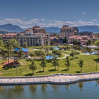 Delta Hotels by Marriott Grand Okanagan Resort — Exterior