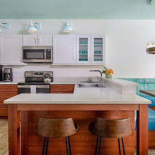 Marriott's Harbour Lake — Sample kitchen in one- and two-bedroom villas. (furniture and finishes vary from tower to tower)