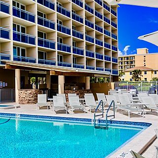 Georgian Inn Beach Club — Pool