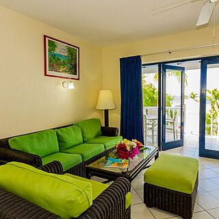 La Vista — Living Area