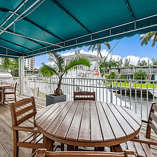 Coconut Bay Resort — Patio