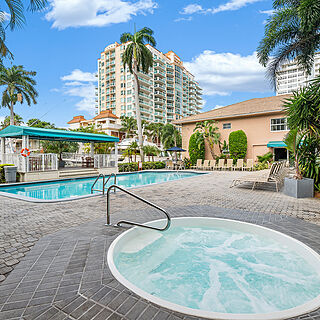 Coconut Bay Resort — Pool