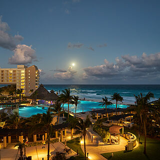 The Westin Lagunamar Ocean Resort Villas & Spa &mdash; Resort Pool and Beach View