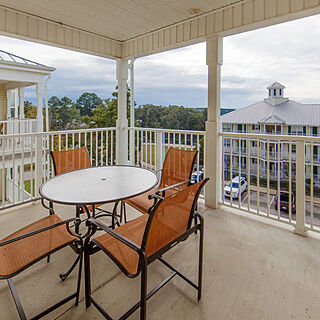 Villages Resort at Lake Palestine — Balcony