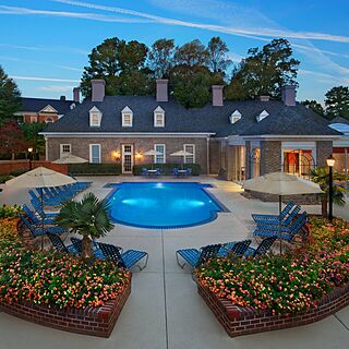 Marriott's Manor Club at Ford's Colony — Outdoor Pool Area